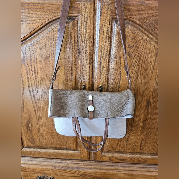 Furla Leather Expandable Crossbody Bag! - Picture 9 of 16